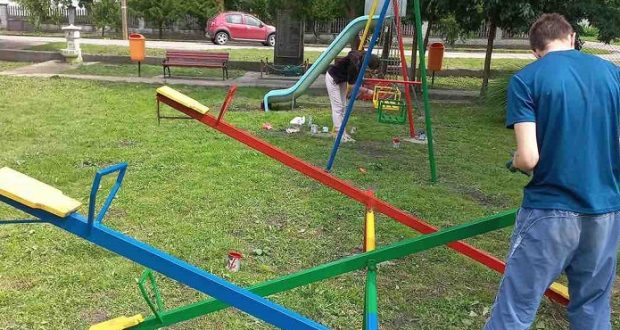 Hajdučica: Radovi  na uređenju javnih površina i sanaciji dečijih igrališta